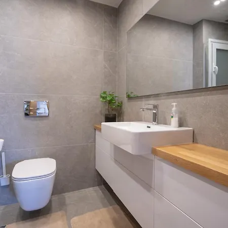 Apartment Attiki Sqr, Metro Station, 2 Bedrooms Flat By Mps *