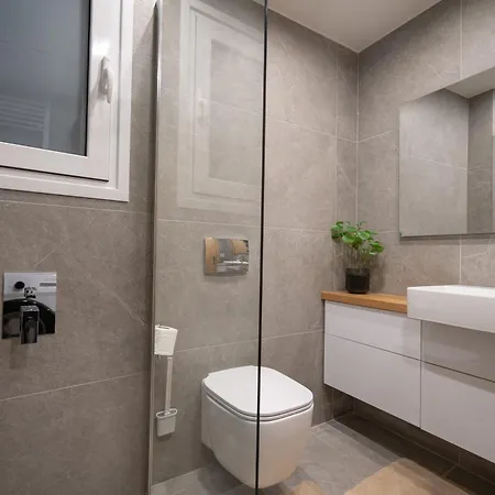 Attiki Sqr, Metro Station, 2 Bedrooms Flat By Mps