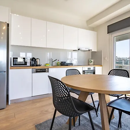 Attiki Sqr, Metro Station, 2 Bedrooms Flat By Mps Apartment Athens